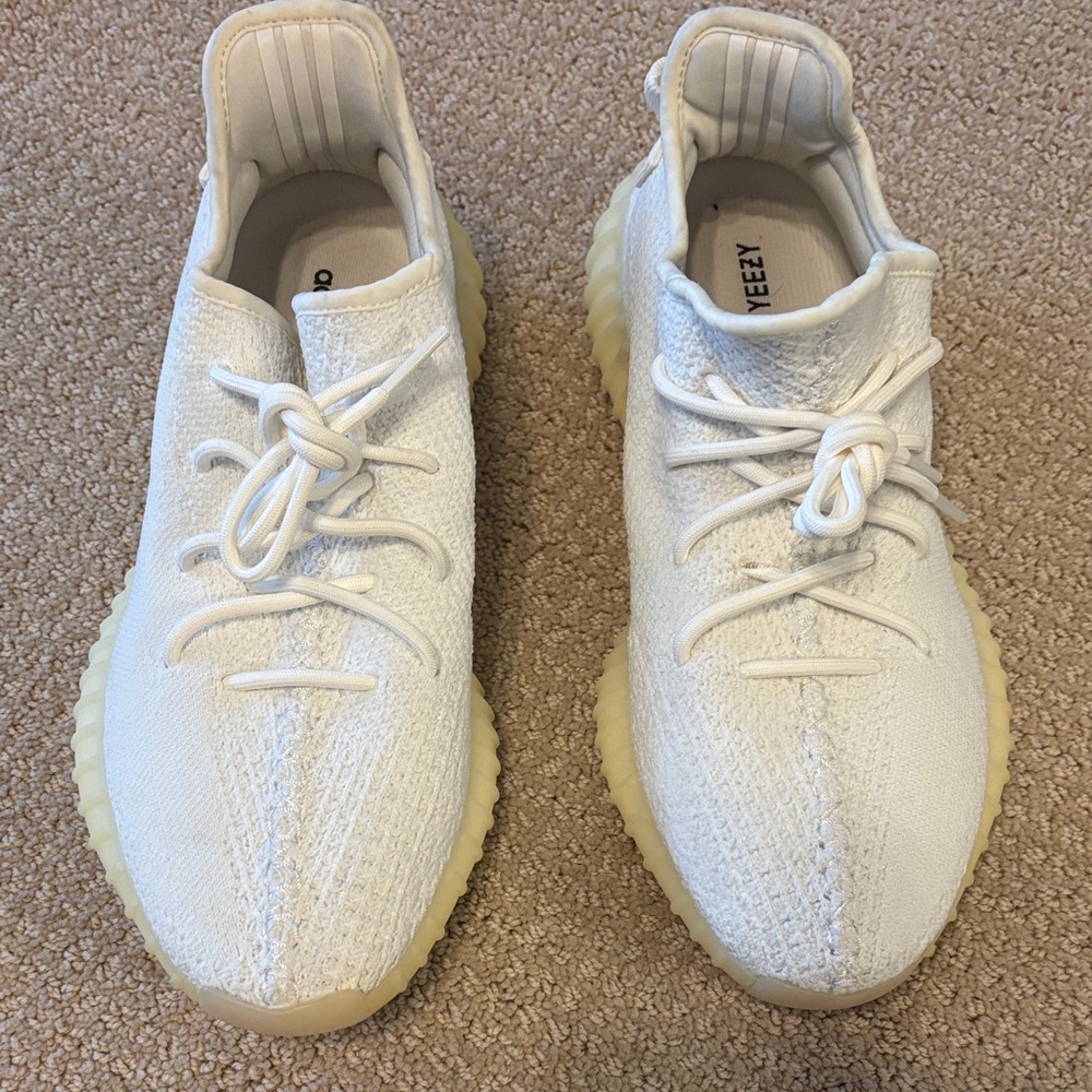 Yeezy Knit Low-Top Sneakers in Cream